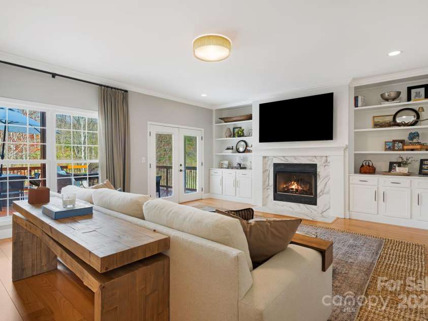 969 Rickel Drive, Hendersonville, NC 28739.  MLS# CAR4238164, YatesRealty ID 11120. 