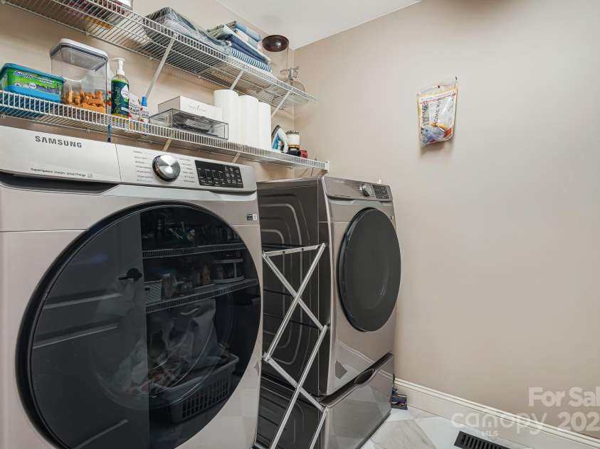 969 Rickel Drive, Hendersonville, NC 28739.  MLS# CAR4238164, YatesRealty ID 11120. 