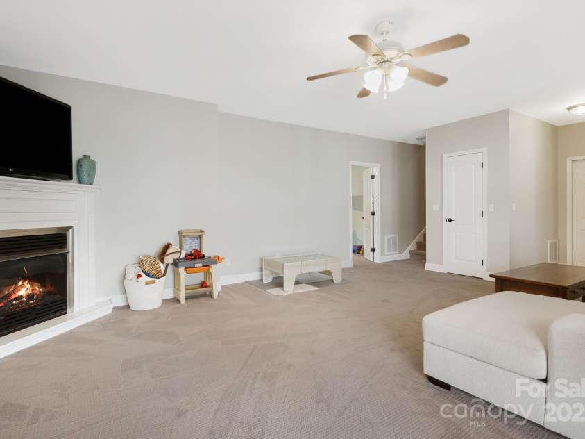 969 Rickel Drive, Hendersonville, NC 28739.  MLS# CAR4238164, YatesRealty ID 11120. 