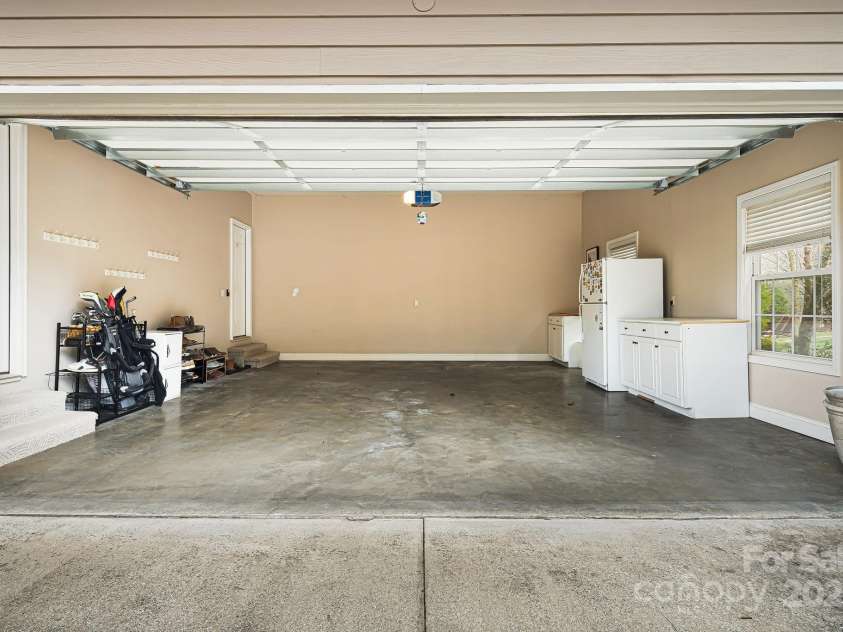 969 Rickel Drive, Hendersonville, NC 28739.  MLS# CAR4238164, YatesRealty ID 11120. 