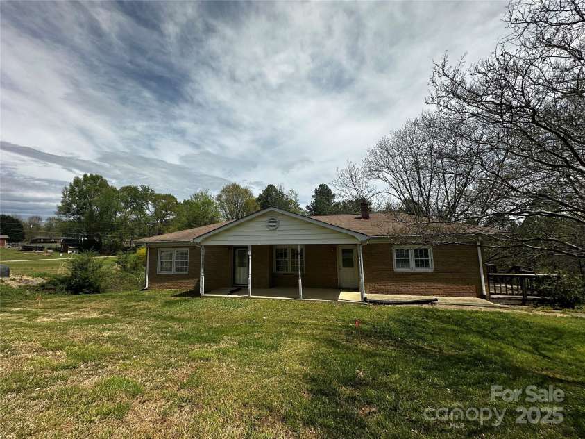 3253 Centergrove Road, Kannapolis, NC 28083.  MLS# CAR4243916, YatesRealty ID 11121. 
