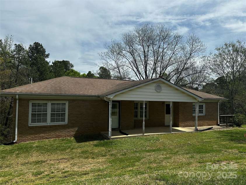 3253 Centergrove Road, Kannapolis, NC 28083.  MLS# CAR4243916, YatesRealty ID 11121. 