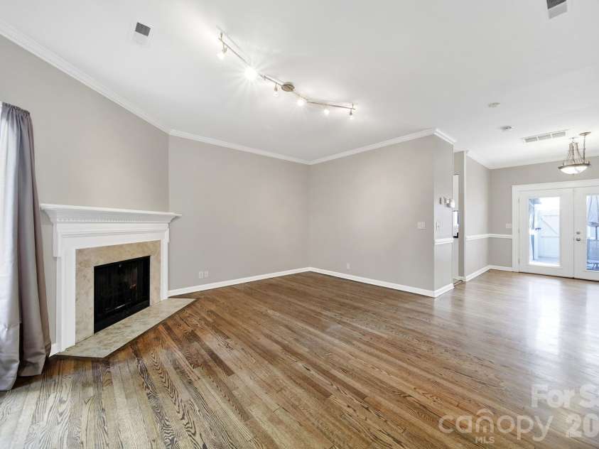 804 Greenleaf Avenue, Charlotte, NC 28202.  MLS# CAR4357348, YatesRealty ID 11121. 
