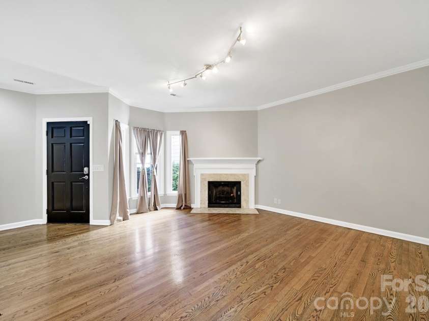 804 Greenleaf Avenue, Charlotte, NC 28202.  MLS# CAR4357348, YatesRealty ID 11121. 