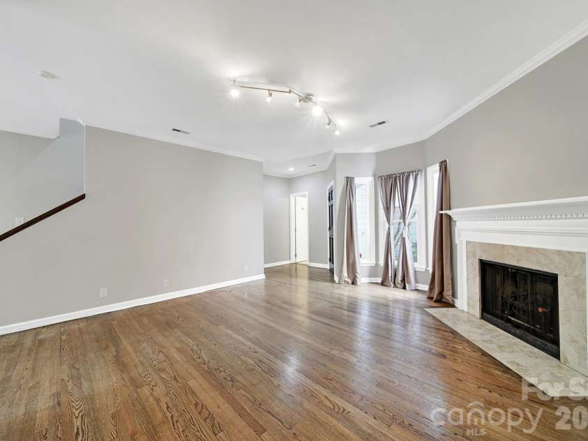 804 Greenleaf Avenue, Charlotte, NC 28202.  MLS# CAR4357348, YatesRealty ID 11121. 
