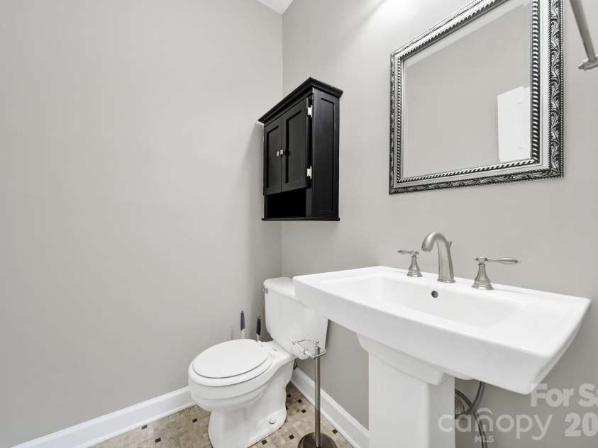 804 Greenleaf Avenue, Charlotte, NC 28202.  MLS# CAR4357348, YatesRealty ID 11121. 