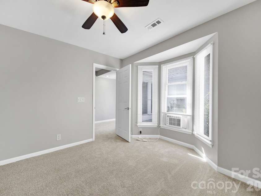 804 Greenleaf Avenue, Charlotte, NC 28202.  MLS# CAR4357348, YatesRealty ID 11121. 
