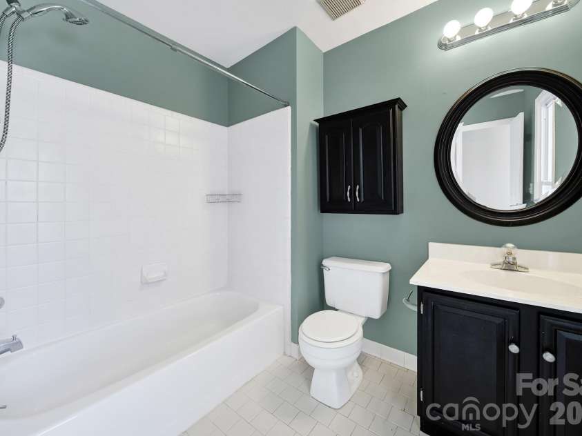 804 Greenleaf Avenue, Charlotte, NC 28202.  MLS# CAR4357348, YatesRealty ID 11121. 