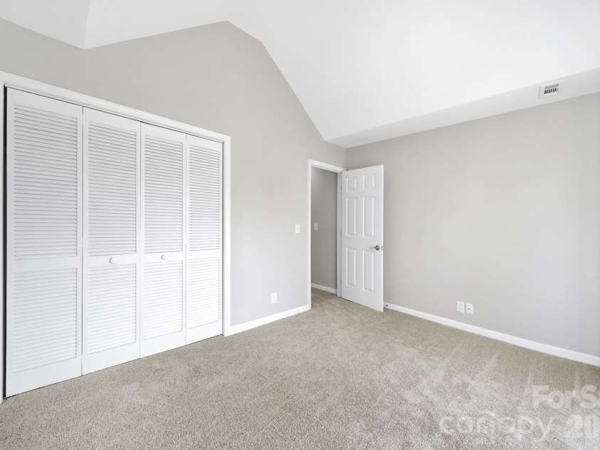 804 Greenleaf Avenue, Charlotte, NC 28202.  MLS# CAR4357348, YatesRealty ID 11121. 