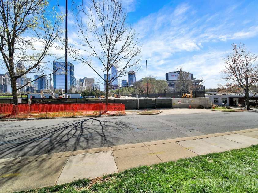 804 Greenleaf Avenue, Charlotte, NC 28202.  MLS# CAR4357348, YatesRealty ID 11121. 