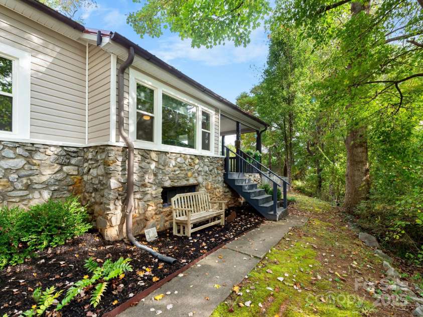 753 Sand Hill Road, Asheville, NC 28806.  MLS# CAR4246282, YatesRealty ID 11122. 