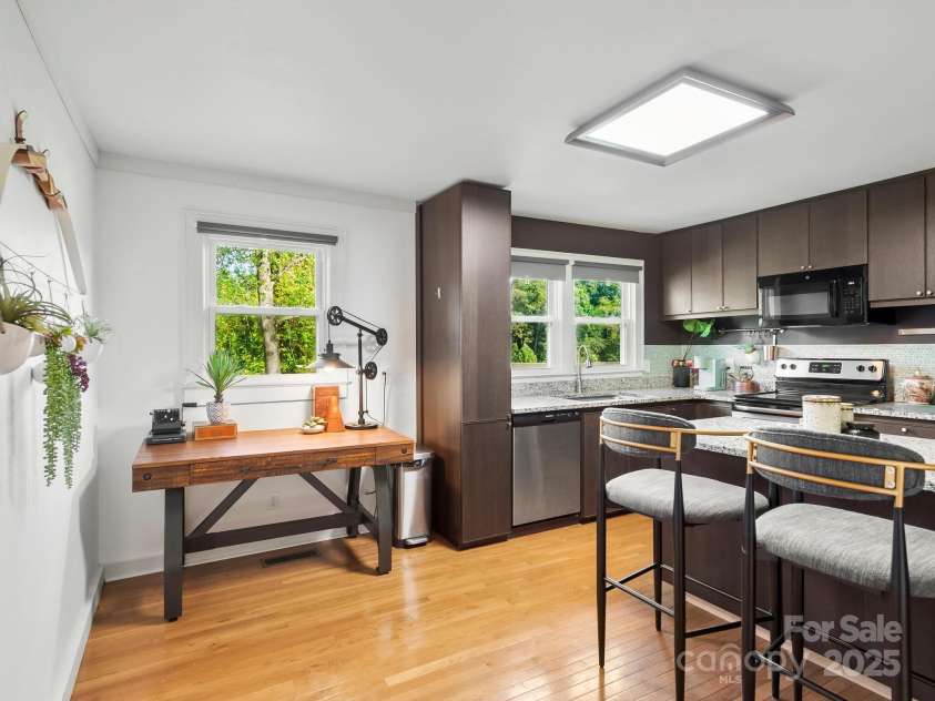 753 Sand Hill Road, Asheville, NC 28806.  MLS# CAR4246282, YatesRealty ID 11122. 