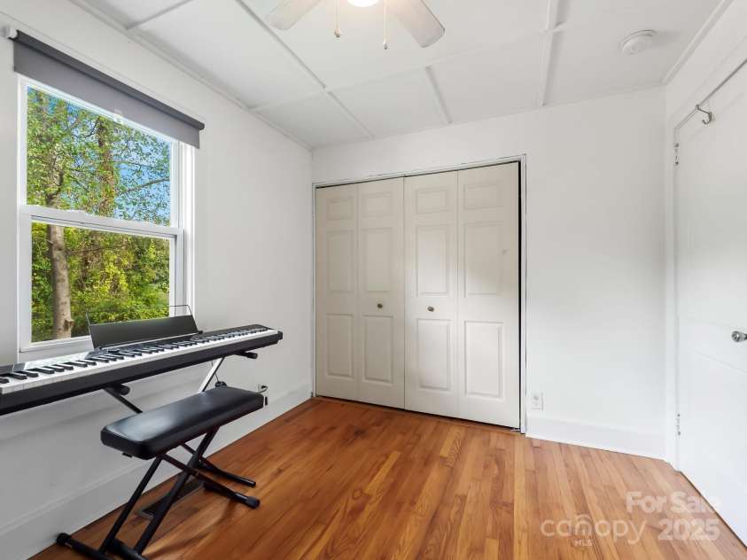 753 Sand Hill Road, Asheville, NC 28806.  MLS# CAR4246282, YatesRealty ID 11122. 