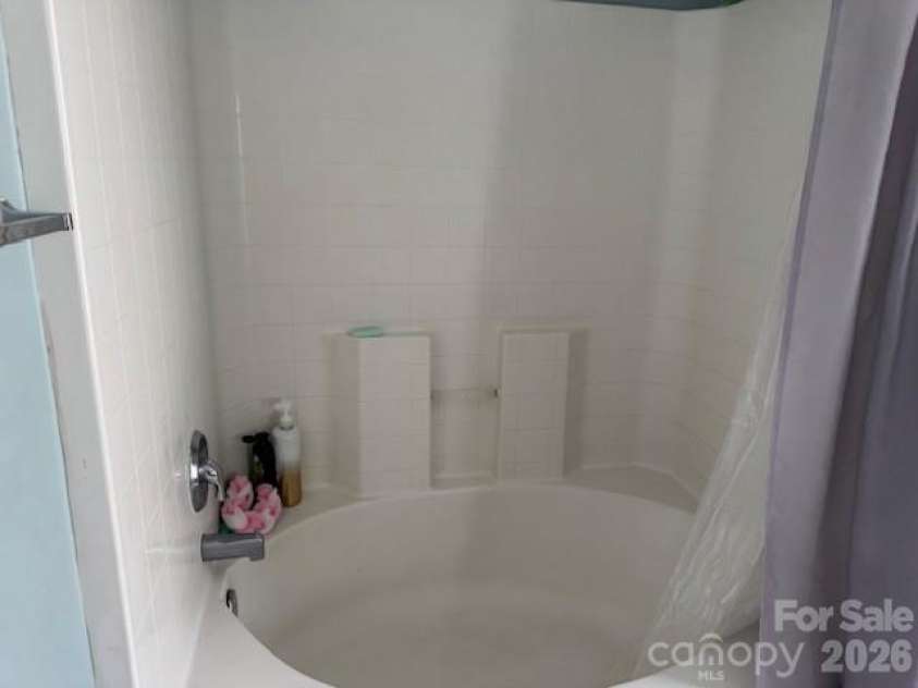 3514 Crestridge Drive, Charlotte, NC 28217.  MLS# CAR4357120, YatesRealty ID 11124. 