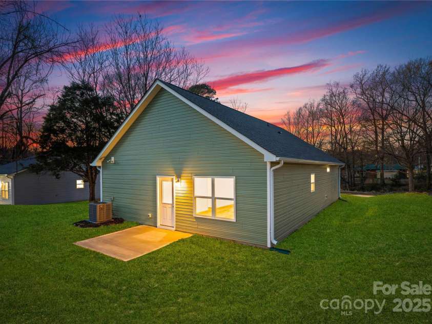 5824 Patton Street, Charlotte, NC 28269.  MLS# CAR4237409, YatesRealty ID 11124. Representation