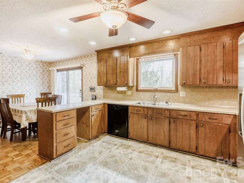 104 McArthur Avenue, Concord, NC 28025.  MLS# CAR4344747, YatesRealty ID 11125. 