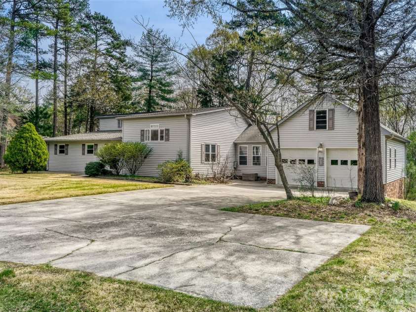 104 McArthur Avenue, Concord, NC 28025.  MLS# CAR4344747, YatesRealty ID 11125. Extra parking