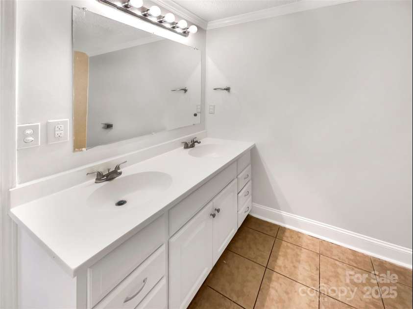 502 Cherry Street, Belmont, NC 28012.  MLS# CAR4218374, YatesRealty ID 11125. 