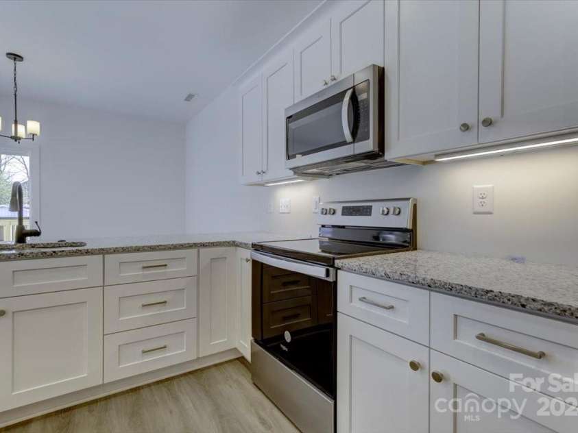 2118 Brantley Road, Kannapolis, NC 28083.  MLS# CAR4208901, YatesRealty ID 11126. 