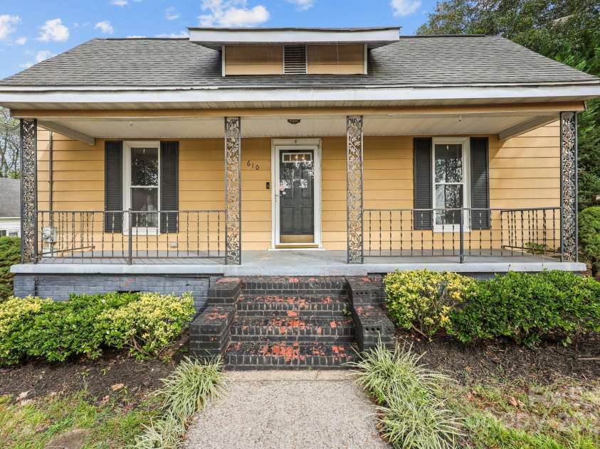 610 Watts Street, Albemarle, NC 28001.  MLS# CAR4310965, YatesRealty ID 11126. 