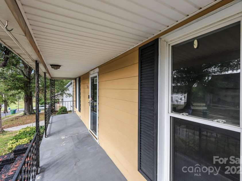 610 Watts Street, Albemarle, NC 28001.  MLS# CAR4310965, YatesRealty ID 11126. 