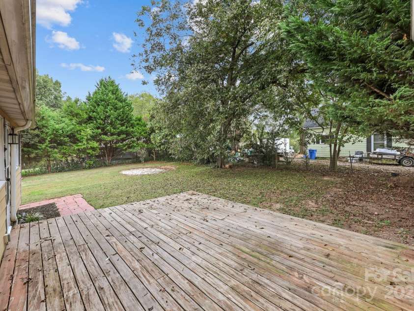 610 Watts Street, Albemarle, NC 28001.  MLS# CAR4310965, YatesRealty ID 11126. 