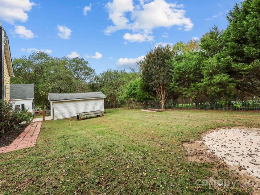 610 Watts Street, Albemarle, NC 28001.  MLS# CAR4310965, YatesRealty ID 11126. 
