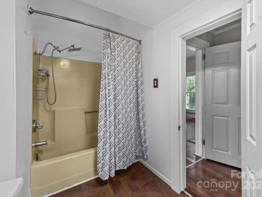 610 Watts Street, Albemarle, NC 28001.  MLS# CAR4310965, YatesRealty ID 11126. Bathroom