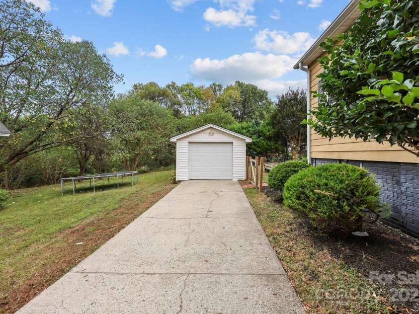 610 Watts Street, Albemarle, NC 28001.  MLS# CAR4310965, YatesRealty ID 11126. One Bay Garage