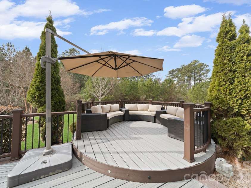 14817 High Bluff Court, Charlotte, NC 28278.  MLS# CAR4332465, YatesRealty ID 11127. 