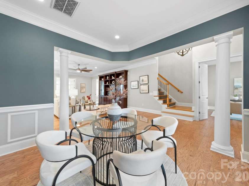 14817 High Bluff Court, Charlotte, NC 28278.  MLS# CAR4332465, YatesRealty ID 11127. Dining Room