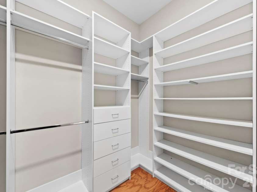 14817 High Bluff Court, Charlotte, NC 28278.  MLS# CAR4332465, YatesRealty ID 11127. Owner's Closet
