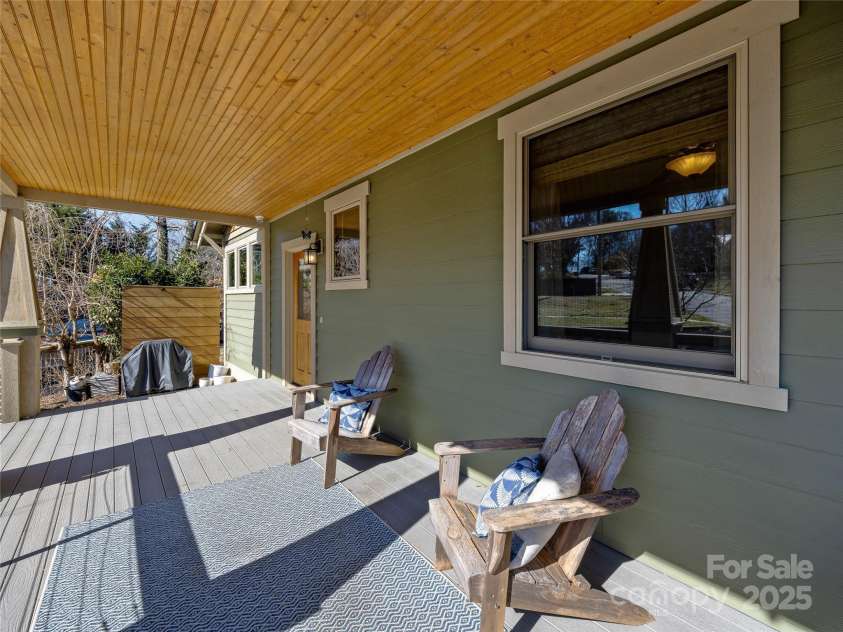 116 Mitchell Avenue, Asheville, NC 28806.  MLS# CAR4217636, YatesRealty ID 11128. 