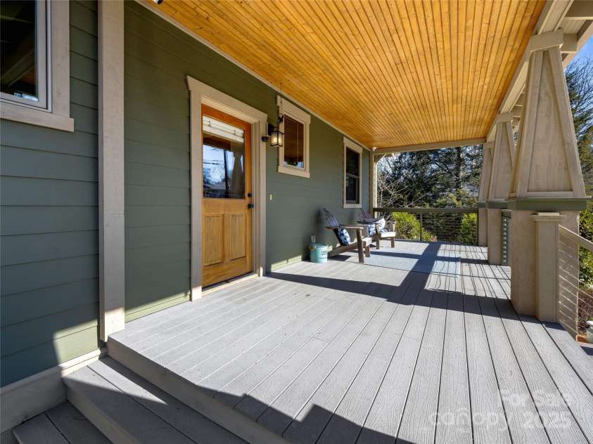 116 Mitchell Avenue, Asheville, NC 28806.  MLS# CAR4217636, YatesRealty ID 11128. 