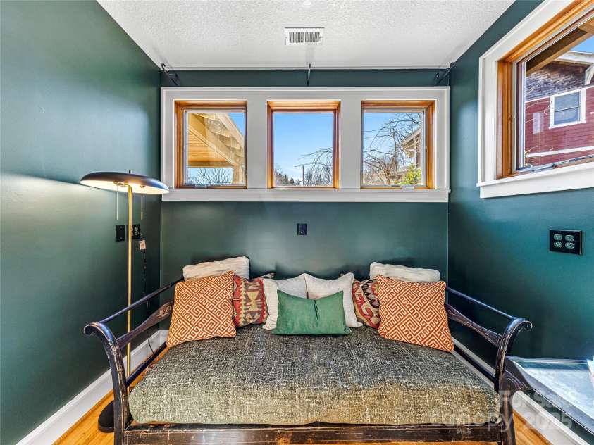 116 Mitchell Avenue, Asheville, NC 28806.  MLS# CAR4217636, YatesRealty ID 11128. 