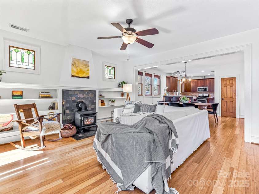 116 Mitchell Avenue, Asheville, NC 28806.  MLS# CAR4217636, YatesRealty ID 11128. 