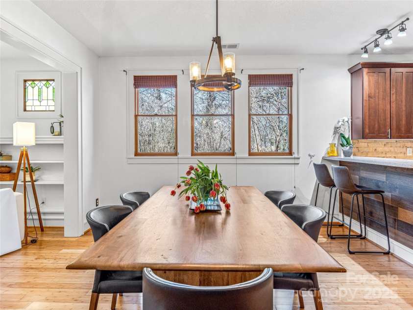 116 Mitchell Avenue, Asheville, NC 28806.  MLS# CAR4217636, YatesRealty ID 11128. 