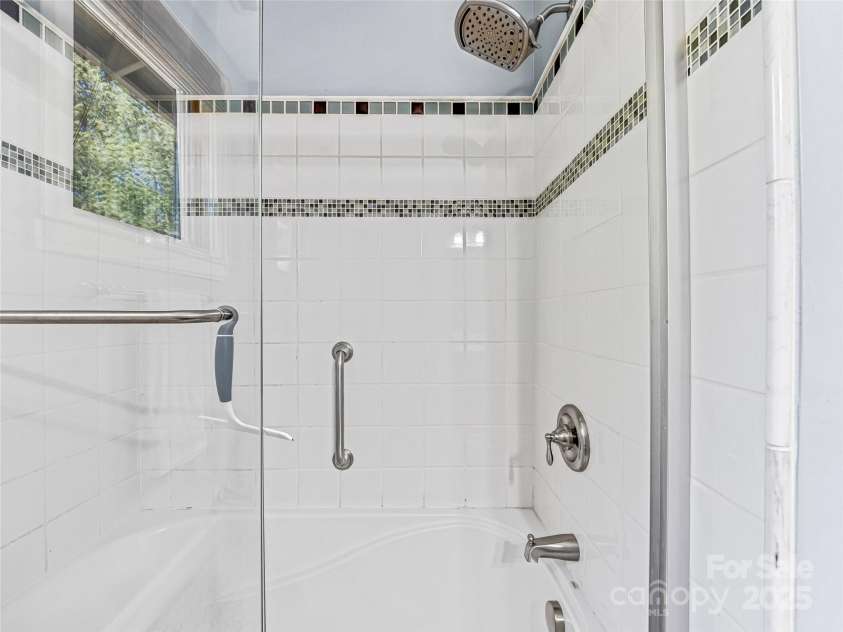 116 Mitchell Avenue, Asheville, NC 28806.  MLS# CAR4217636, YatesRealty ID 11128. 