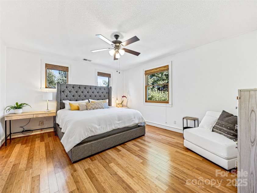 116 Mitchell Avenue, Asheville, NC 28806.  MLS# CAR4217636, YatesRealty ID 11128. 