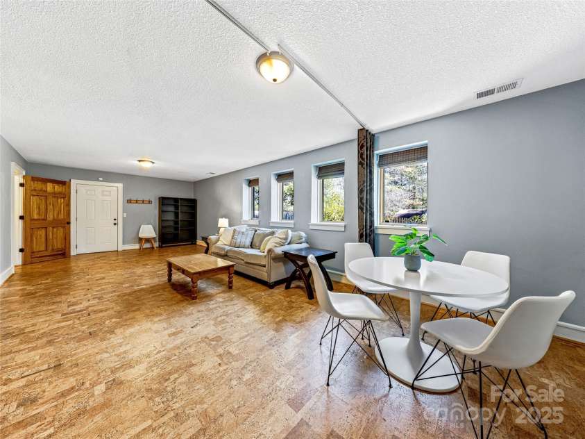 116 Mitchell Avenue, Asheville, NC 28806.  MLS# CAR4217636, YatesRealty ID 11128. 