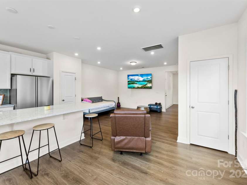 1075 South Point Road, Belmont, NC 28012.  MLS# CAR4295161, YatesRealty ID 11129. 