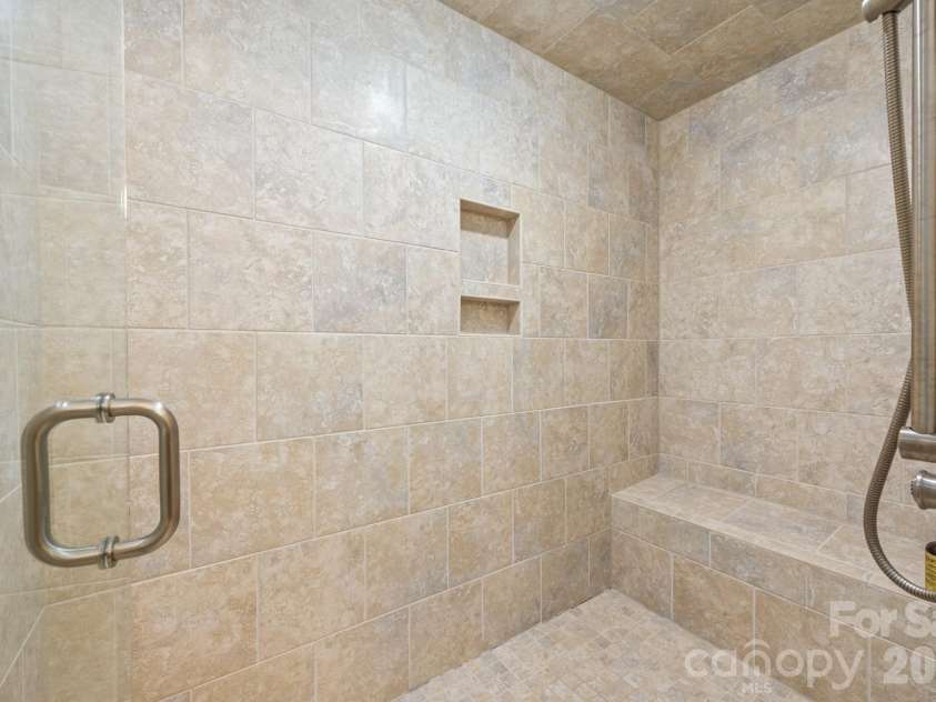 946 Laurel Creek Lane, Charlotte, NC 28211.  MLS# CAR4298519, YatesRealty ID 1113. 2nd Master Shower in walkout Basement