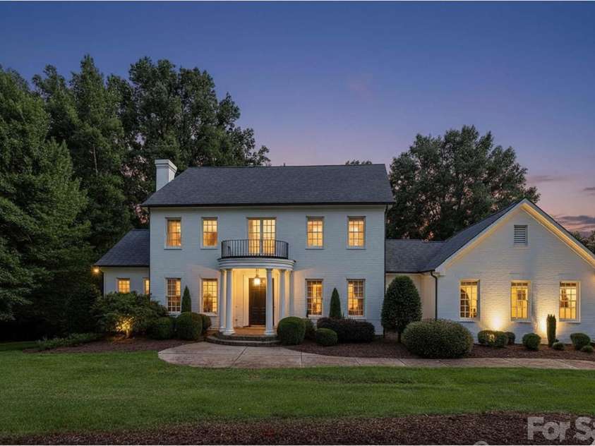 946 Laurel Creek Lane, Charlotte, NC 28211.  MLS# CAR4298519, YatesRealty ID 1113. Twilight view of home