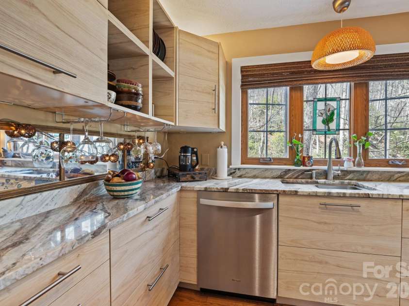 373 Lytle Cove Road, Swannanoa, NC 28778.  MLS# CAR4359976, YatesRealty ID 11130. 