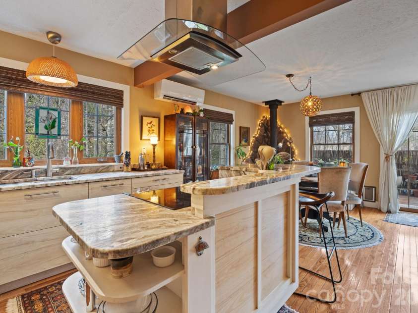 373 Lytle Cove Road, Swannanoa, NC 28778.  MLS# CAR4359976, YatesRealty ID 11130. 