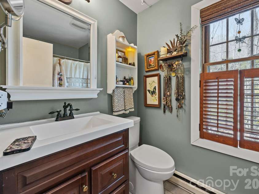 373 Lytle Cove Road, Swannanoa, NC 28778.  MLS# CAR4359976, YatesRealty ID 11130. 