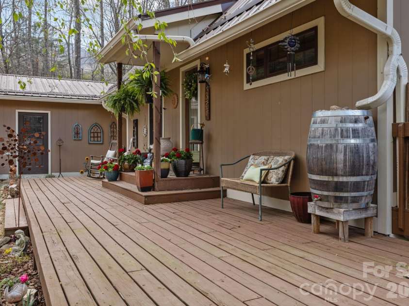 373 Lytle Cove Road, Swannanoa, NC 28778.  MLS# CAR4359976, YatesRealty ID 11130. 