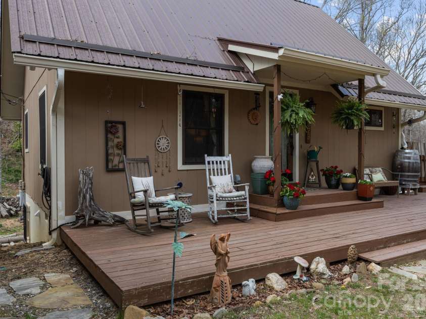 373 Lytle Cove Road, Swannanoa, NC 28778.  MLS# CAR4359976, YatesRealty ID 11130. 