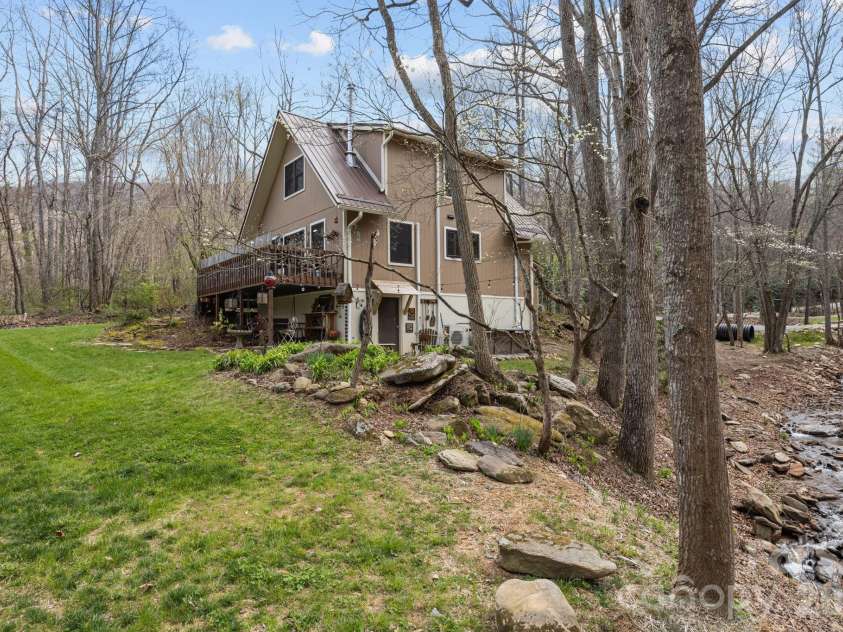 373 Lytle Cove Road, Swannanoa, NC 28778.  MLS# CAR4359976, YatesRealty ID 11130. 