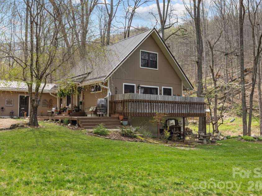 373 Lytle Cove Road, Swannanoa, NC 28778.  MLS# CAR4359976, YatesRealty ID 11130. 
